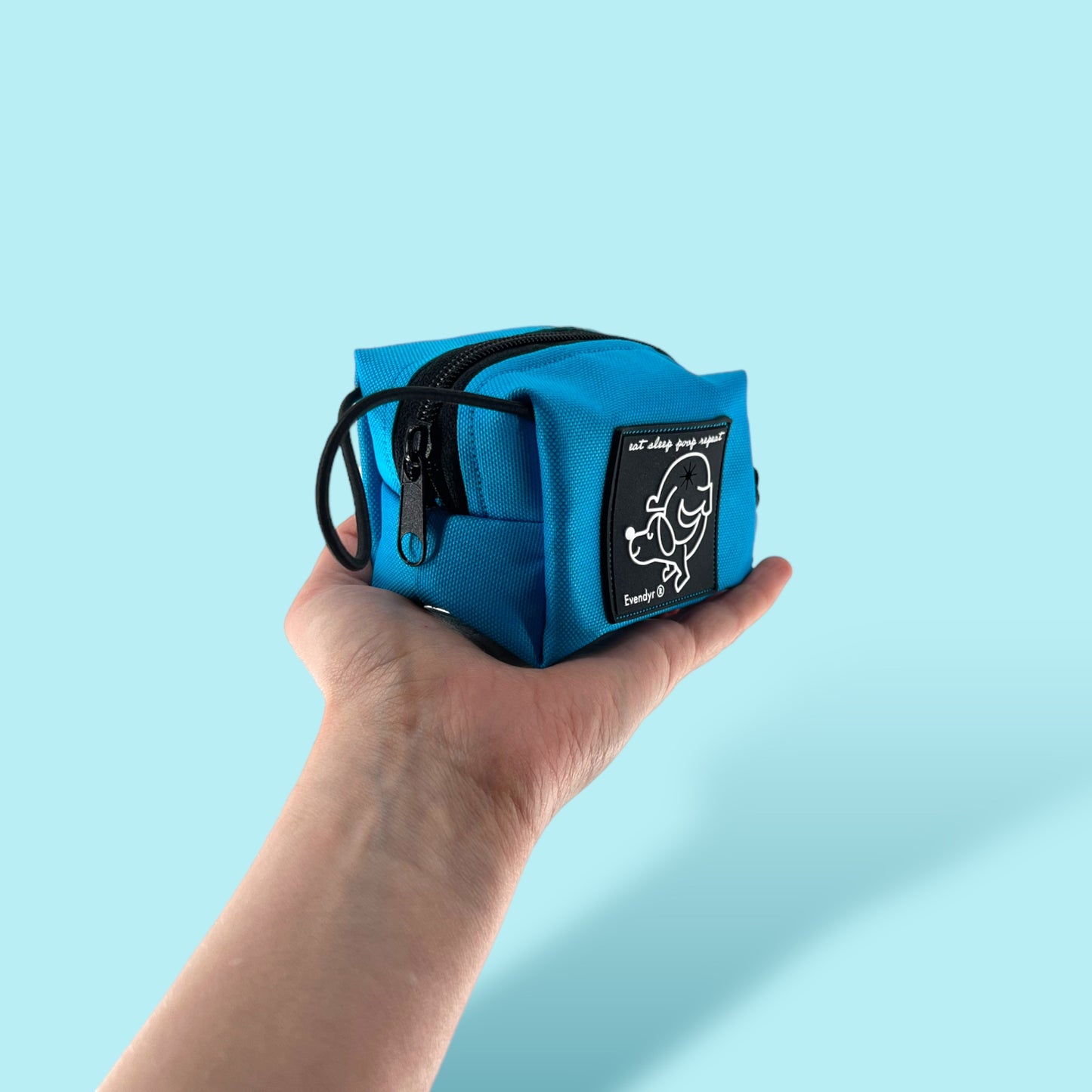 Poop bag holder „Evendyrs Farge”